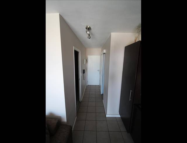 1 BEDROOM APARTMENT TO LET IN FORESHORE